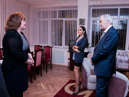 Heydər Əliyev Fondunun vitse-prezidenti Leyla Əliyeva Sankt-Peterburqda uşaq evlərində olub