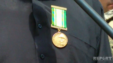 İgidliyə görə ​medalı şəhidin atasına təqdim edilib