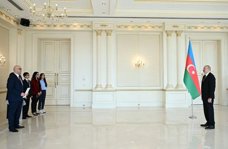 Azərbaycan Prezidenti Fələstinin ölkəmizdə yeni təyin olunmuş səfirinin etimadnaməsini qəbul edib