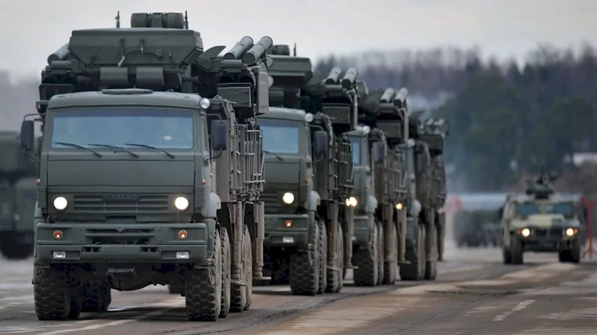 Ukrainian intelligence: Moscow increasing military presence in Armenia amid escalation with Baku