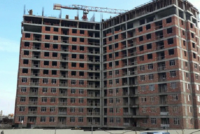 ​Bakıda ustanın binadan yıxılaraq ölməsində günahkar bilinən şəxsin şikayəti əsasında məhkəmə başlayıb