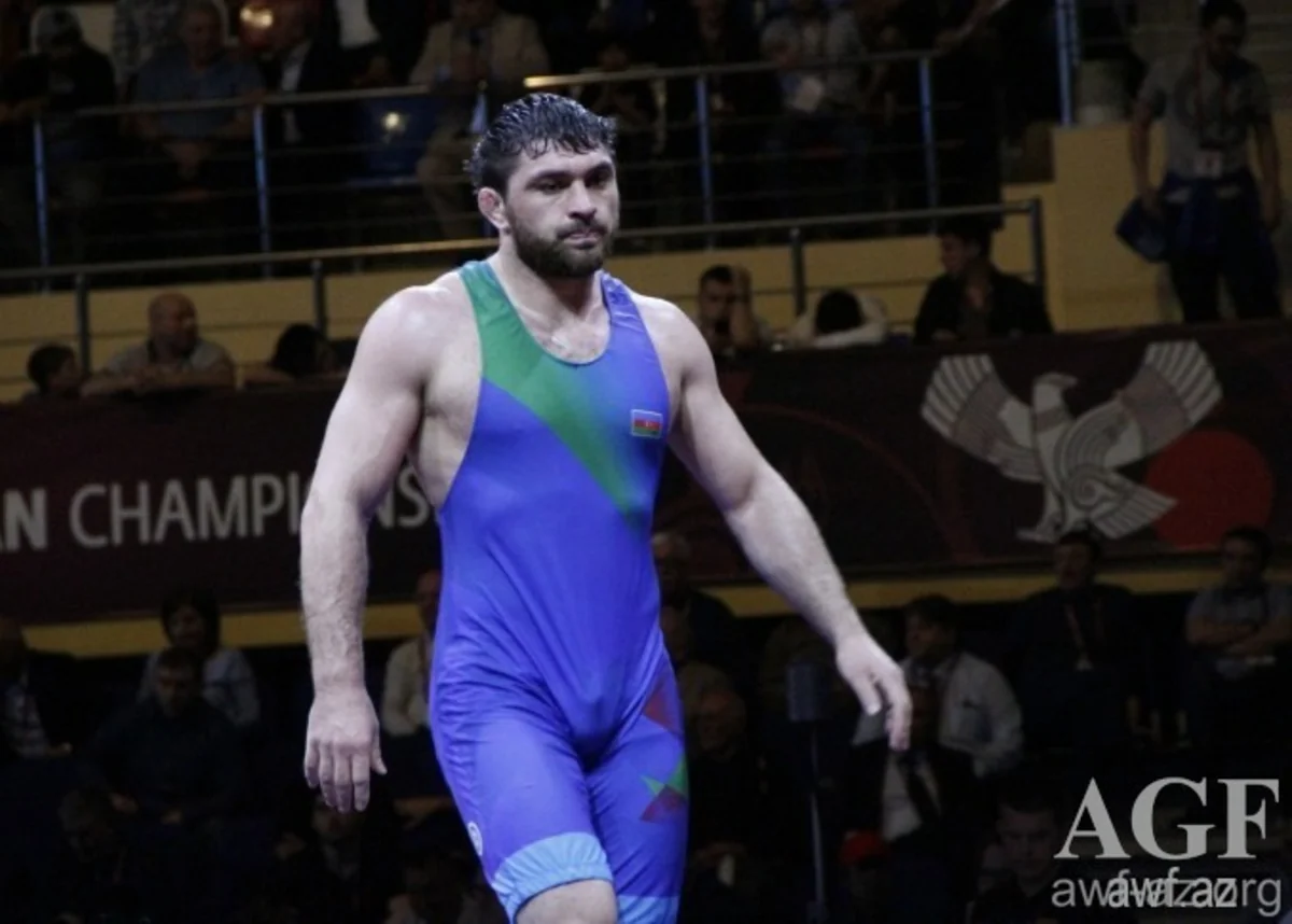 Azərbaycanın daha bir güləşçisi Avropa çempionatında finala yüksəlib