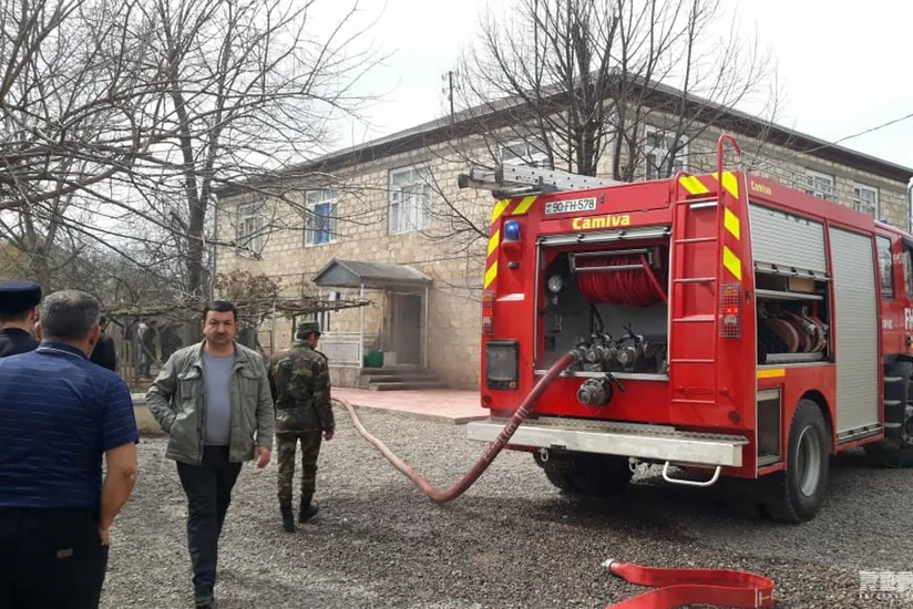 В Товузе в двухэтажном жилом здании произошел пожар