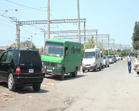 Kürdəmirin onlarla kəndinin nəqliyyat problemi: minlərlə sakin marşrut avtobusu gözləyir - REPORTAJ