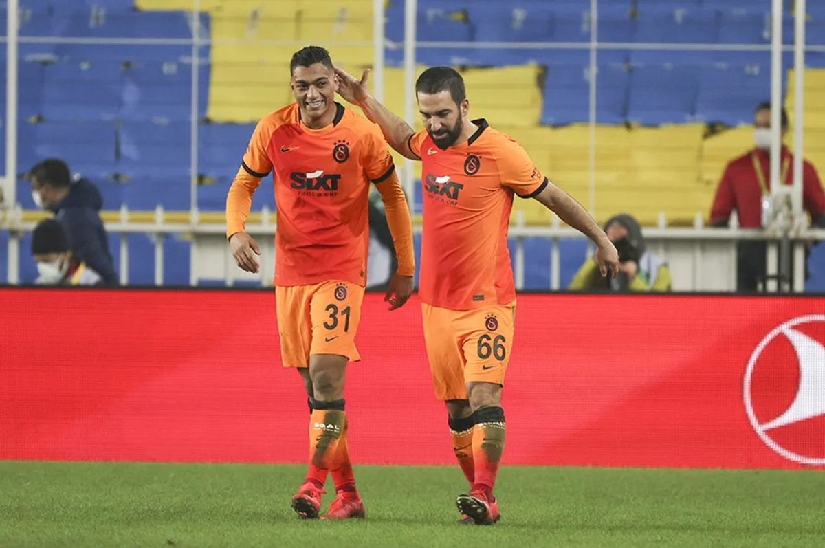 Arda Turan derbidəki təhqirə görə cəzalandı