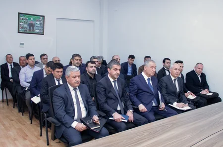 Aqrolizinq builki taxıl biçinində ilkin mərhələdə sahəsi 50 hektardan az olan fermerlərə xidmət göstərəcək
