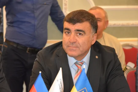 Viktor Yuşenko, Leonid Kojara və Rövşən Tağıyev Kiyevdə Dağlıq Qarabağdan və Donbasdan danışıblar