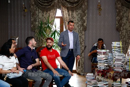 Gürcüstanın azərbaycanlı icmasına kitablar təqdim edilib