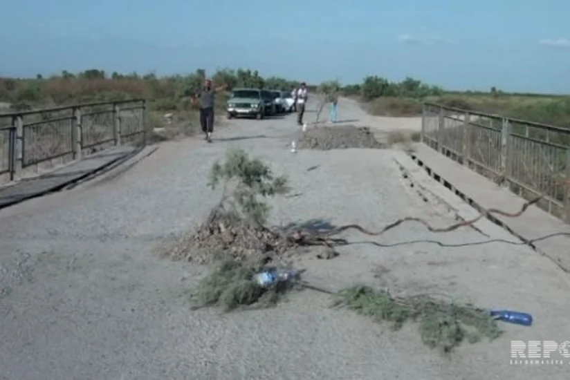 Sabirabadda körpü qəzalı vəziyyətə düşüb - FOTO
