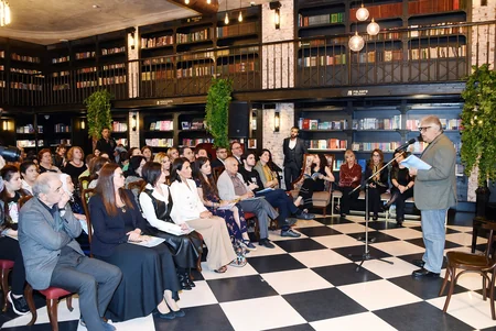 Bakı Kitab Mərkəzində “Yolum keçir Qarabağdan” adlı rəsm sərgisi açılıb