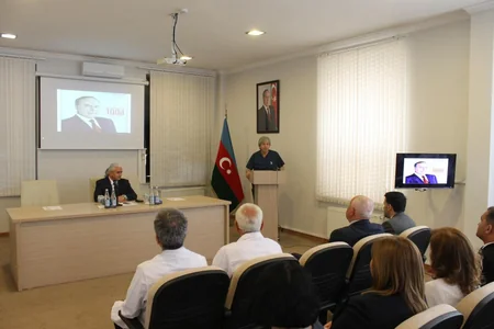 Respublika Klinik Xəstəxanasında Heydər Əliyevin 100 illiyi qeyd edilib