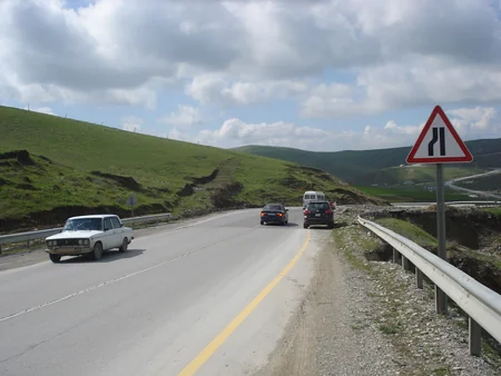 Azərbaycanın bəzi yollarında təhlükəli vəziyyət yaranıb - ARAŞDIRMA