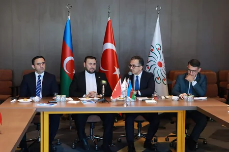 Dini Komitənin sədri İstanbul müftisi ilə görüşüb