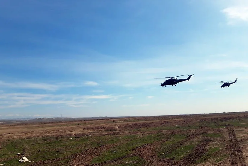 Azərbaycan Ordusunun təlimləri zamanı döyüş aviasiya vasitələrinin yerdəyişməsi həyata keçirilib - VİDEO