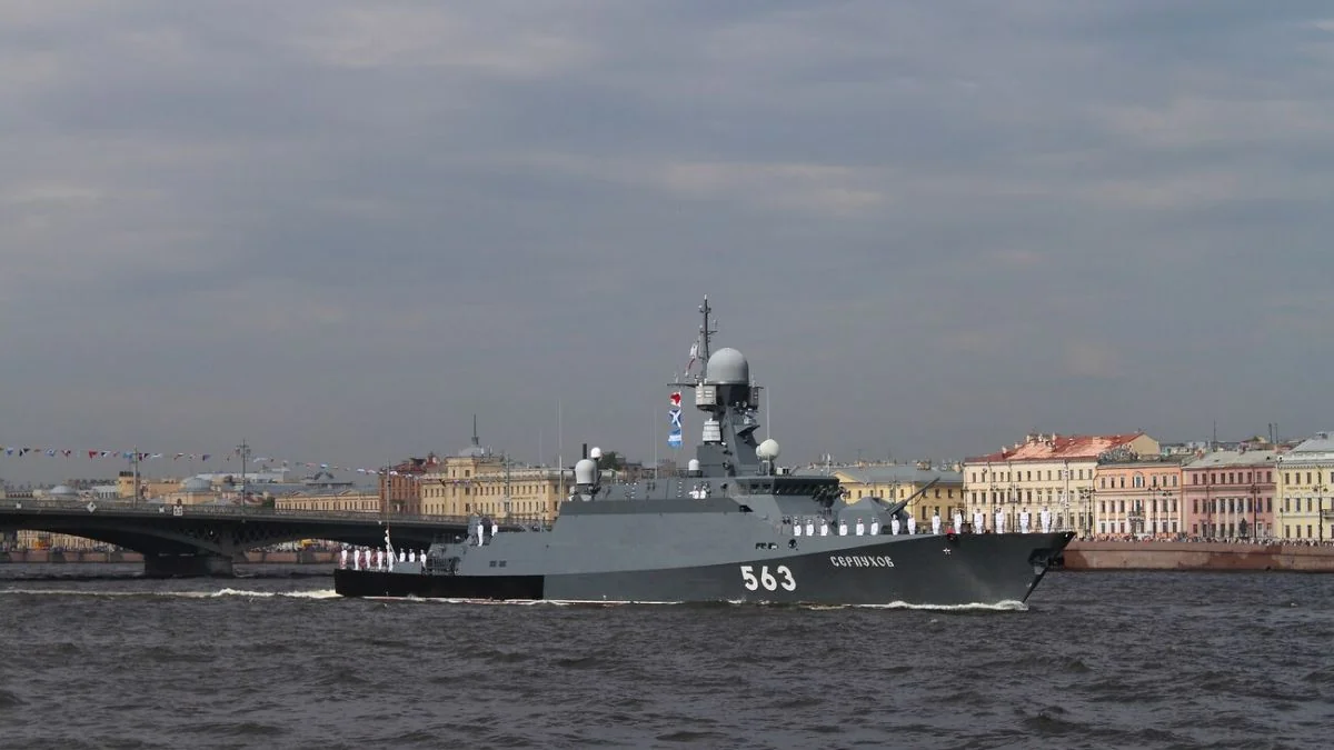 Rusiyada hərbi gəmi yanıb