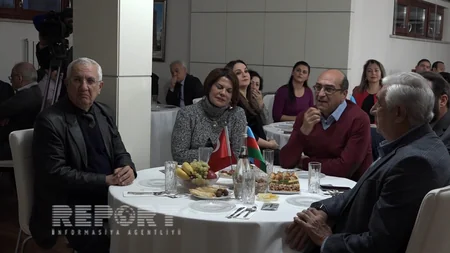 İstanbulda yaşayıb fəaliyyət göstərən azərbaycanlı ziyalılarla görüş keçirilib - FOTO