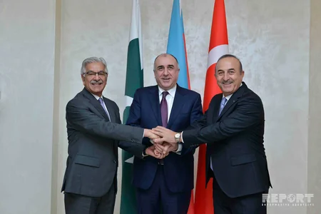 Bakıda Azərbaycan, Türkiyə və Pakistan XİN başçılarının ilk üçtərəfli görüşü başlayıb
