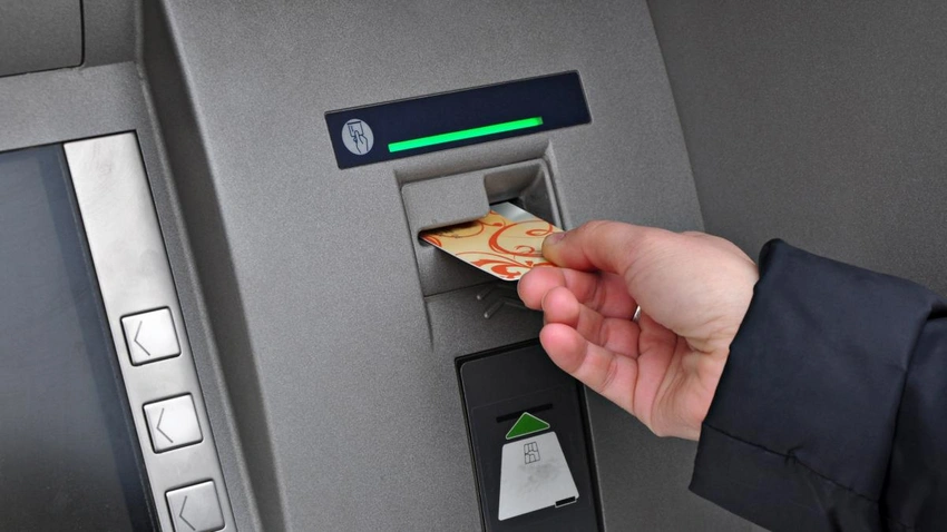 Azərbaycanda bankomatların sayı artıb