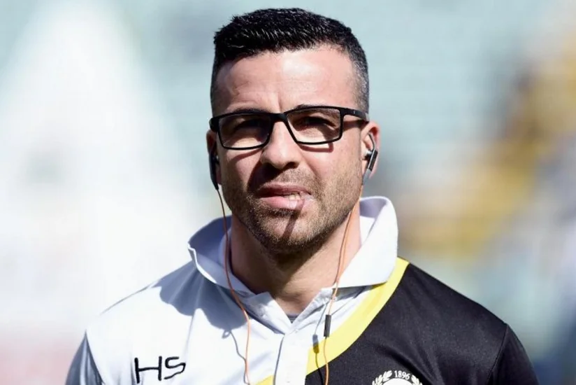 Экс-футболист сборной Италии подвергся вооруженному нападению