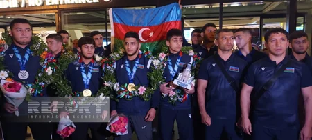 Avropa çempionu olan güləşçilərimiz Vətənə qayıdıblar