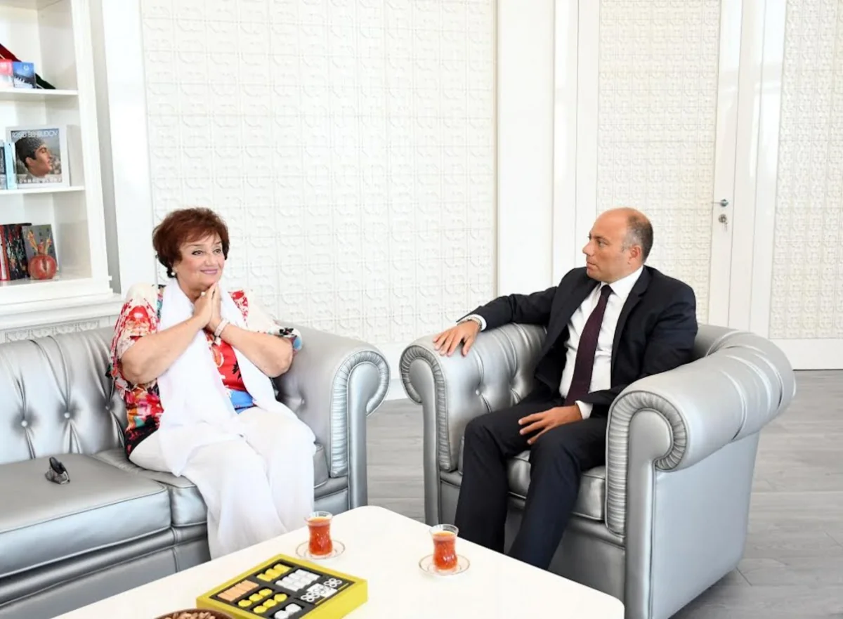 Nazir Tamara Sinyavskayaya Şərəf ordenini təqdim edib