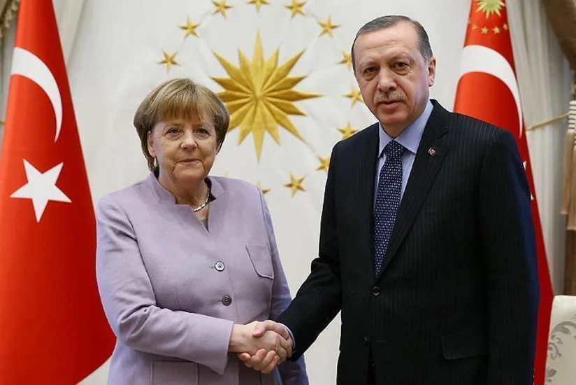 Ərdoğan və Merkel iqtisadi əlaqələri müzakirə ediblər