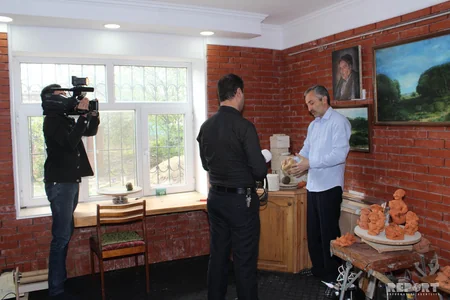 Ailəsini sənəti ilə dolandıran keramika ustası - VİDEOREPORTAJ