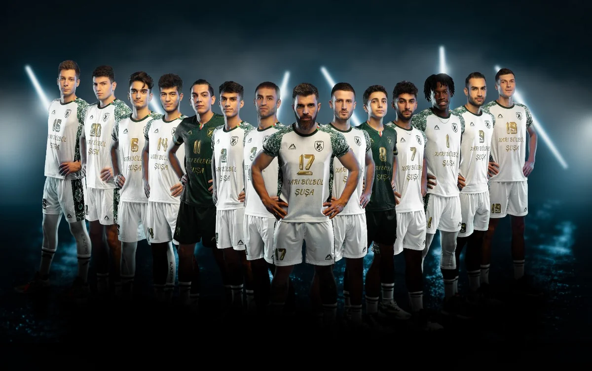 “Xarı Bülbül” Zəfər Günündə formalarını təqdim edib