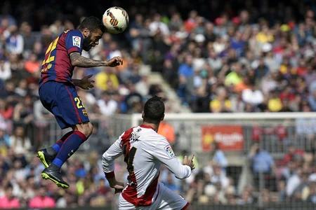 ​Барселона вышла в лидеры, Месси догнал Роналду