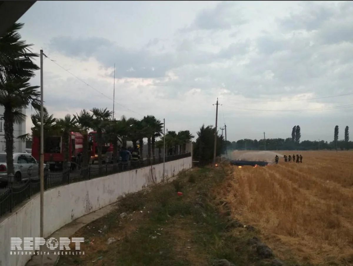 Bərdədə yanğın yanacaqdoldurma məntəqəsi üçün təhlükəli vəziyyət yaradıb - FOTO