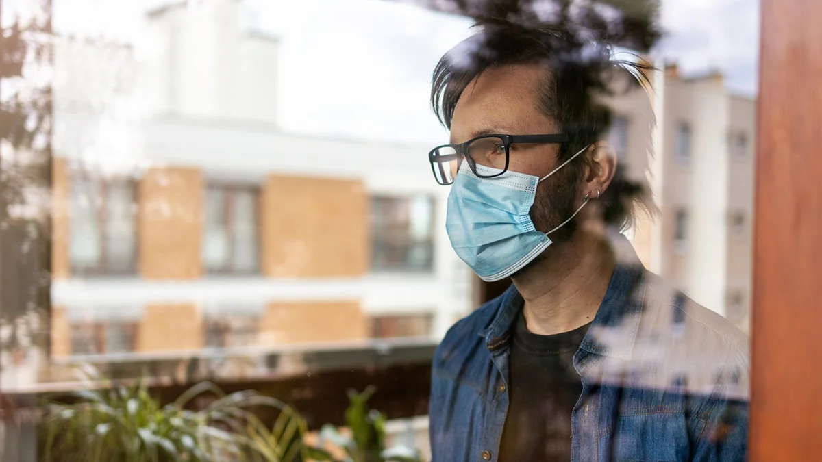 Scientists reveal benefits of wearing glasses in COVID pandemic