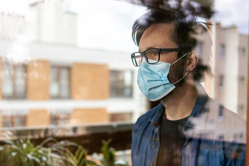 Scientists reveal benefits of wearing glasses in COVID pandemic