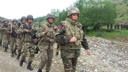 Награжденный капитан: Мы свободно наблюдаем за постами и окопами врага - ФОТО