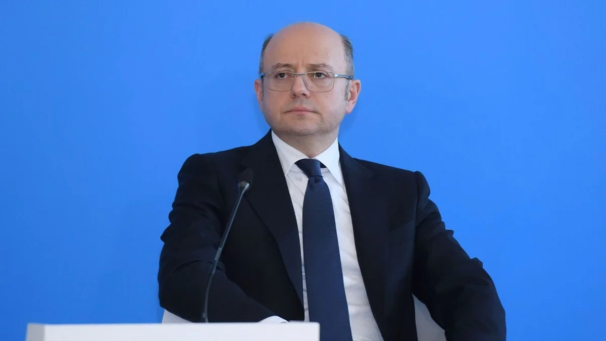 Парвиз Шахбазов находится с визитом в Иране