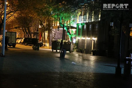 Bakıda 19 yaşlı gənc sevdiyi qıza sataşan oğlanlarla mübahisə zamanı bıçaqlanıb - FOTO