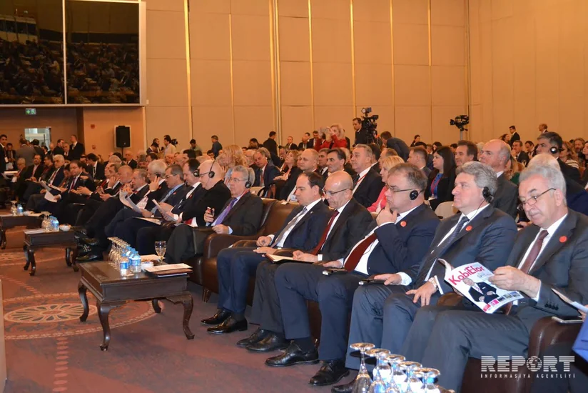 İstanbulda XX Avrasiya İqtisadi Zirvə toplantısı başlayıb