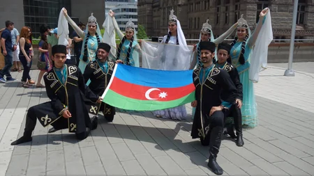 ​Ottava şəhərinin meriyası önündə Azərbaycan bayrağının qaldırılması mərasimi keçirilib