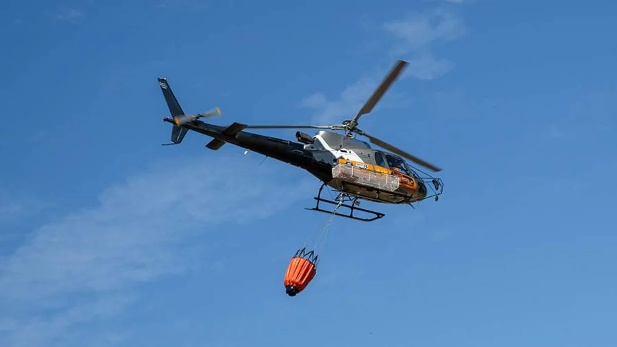 Fransada yanğınla mübarizə aparan helikopter qəzaya uğrayıb