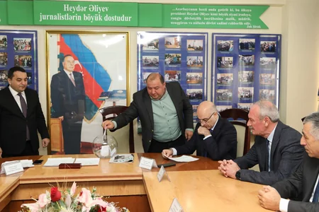 Dövlət qəzetində prezidentliyə namizədlərin ödənişsiz təşviqat materiallarının dərci üçün püşkatma keçirilib