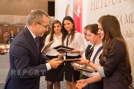 Heydər Əliyevin anadan olmasının 92-ci ildönümü münasibətilə keçirilən inşa yazı müsabiqəsinin qalibləri mükafatlandırılıb