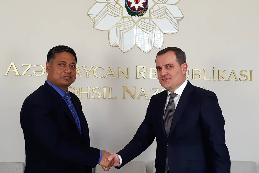 Indian Ambassador to Azerbaijan meets with Minister of Education