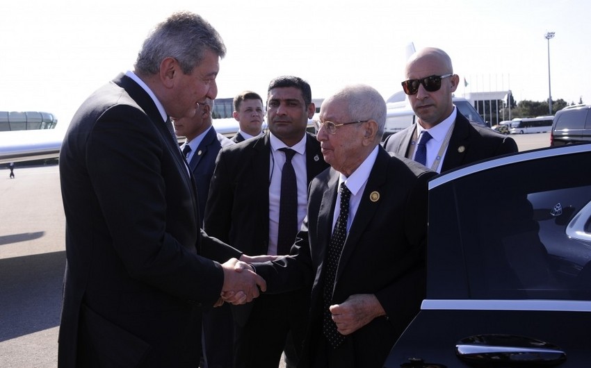 Əlcəzair prezidentinin Azərbaycana səfəri başa çatıb
