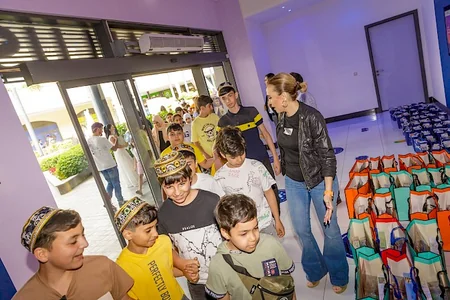 Uşaqlar üçün bayram: “CinemaPlus” kinoteatrlar şəbəkəsi aztəminatlı ailələrin övladlarını dəvət etdi