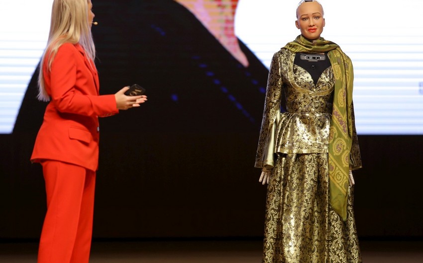 Robot Sofiya: Azərbaycan perspektivli ölkədir