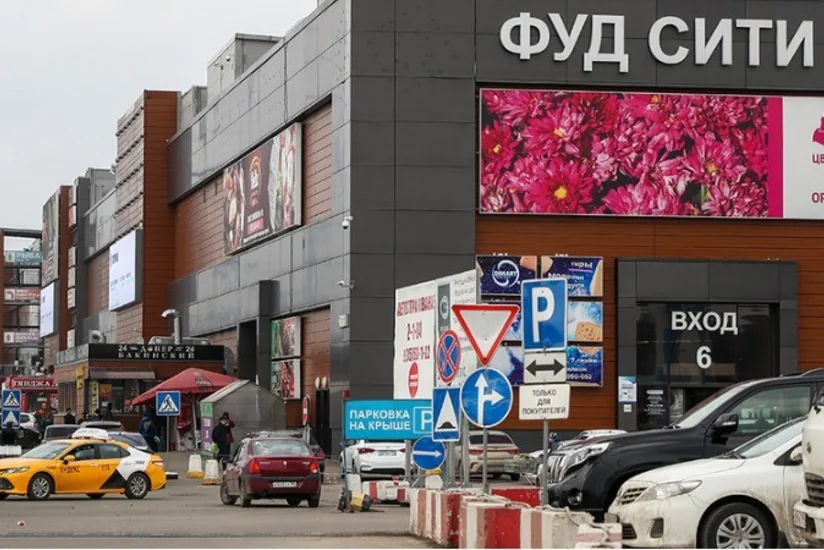 Азербайджанцы рынка Фуд Сити вышли на протест