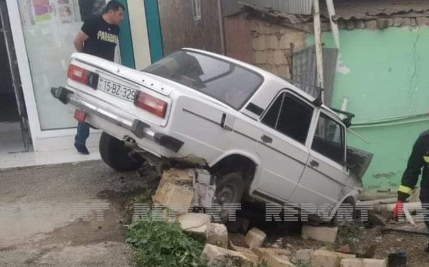 Cəlilabadda sürücü törətdiyi qəzada yaralandı