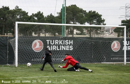 Şəhid övladı “Neftçi”nin qonağı olub