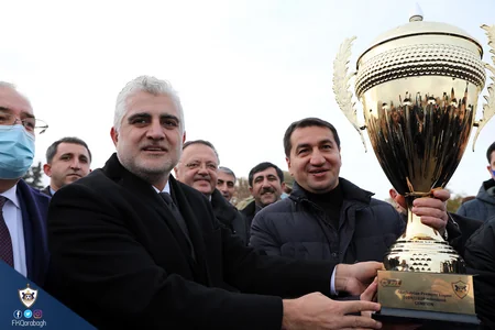 Hikmət Hacıyev Ağdamda Qarabağla futbol oynadı