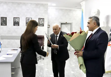 Vəkillər Kollegiyasının rəhbərliyi yeni hakim təyin edilən vəkillərlə görüşüb