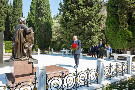 85 il səmada: Azərbaycan Mülki Aviasiyası yubileyini qeyd edir